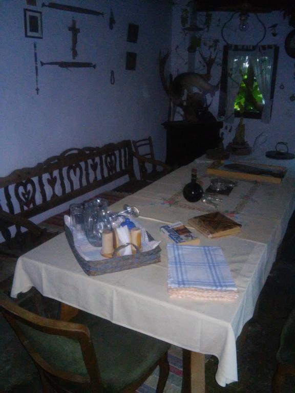 Rural Tourism Family Ravlic Pensionat Muzilovcica Eksteriør billede